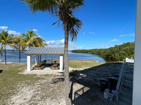 482 Summerland Rd