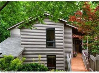 3005 Lakeshore Dr, Winston Salem, NC 27106