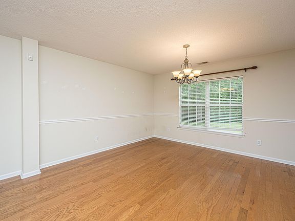 5th image of 3019 Mapleleaf Dr