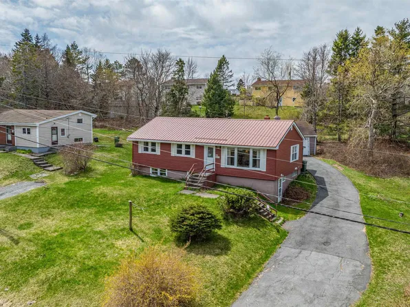 144 Old Beaver Bank Rd, Halifax, NS B4E 1J3
