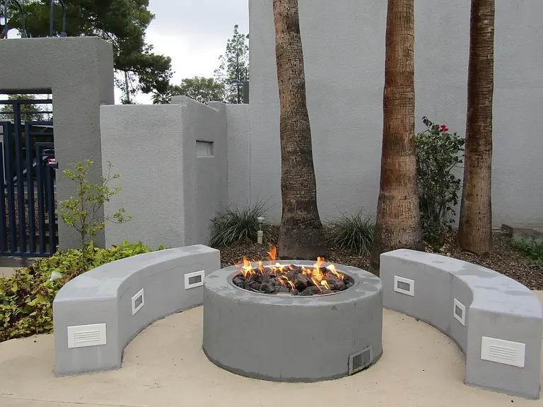 902 W Glendale Ave — Photo 29