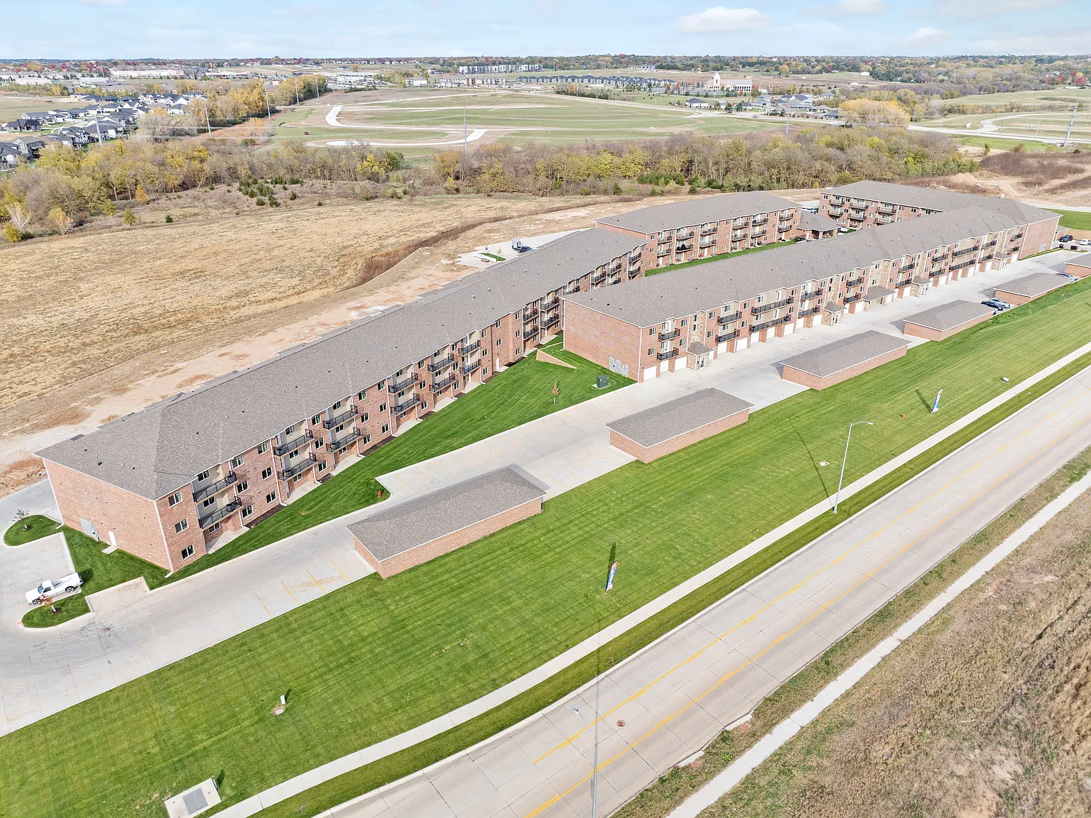 Wilderness Hills South Apartments — Photo 1