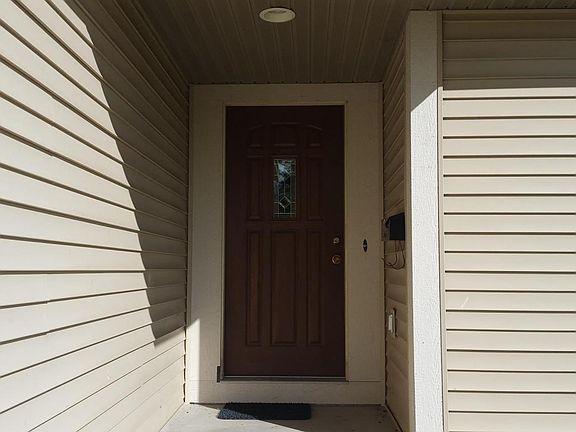 2nd image of 1530 James Ave