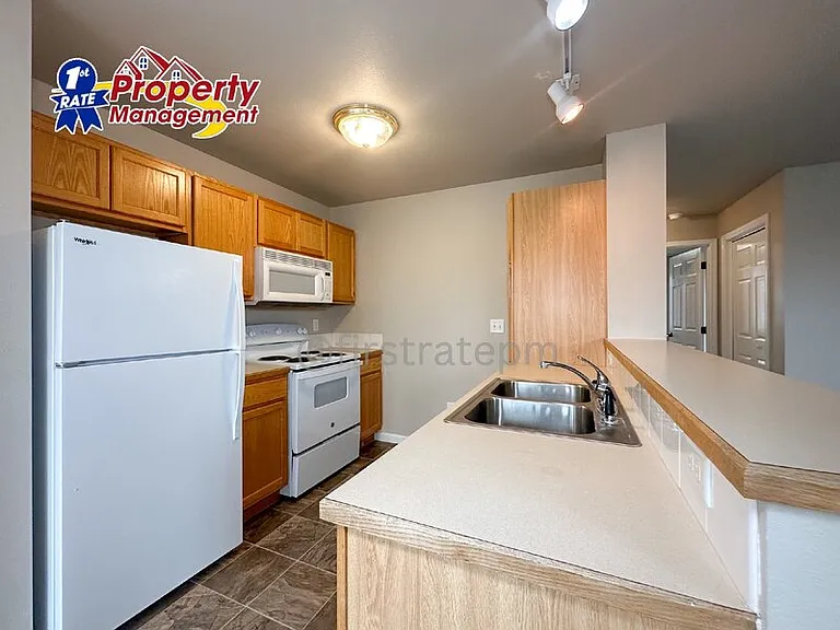 10186 W Garverdale Ln #201 — Photo 10