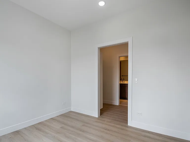 1628 N Damen Ave #401 — Photo 8
