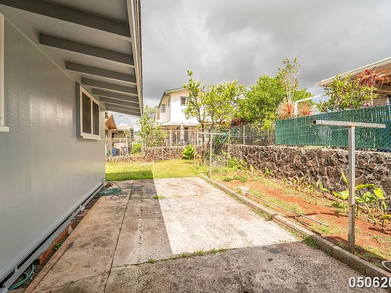 207 Kaliponi St — Photo 24