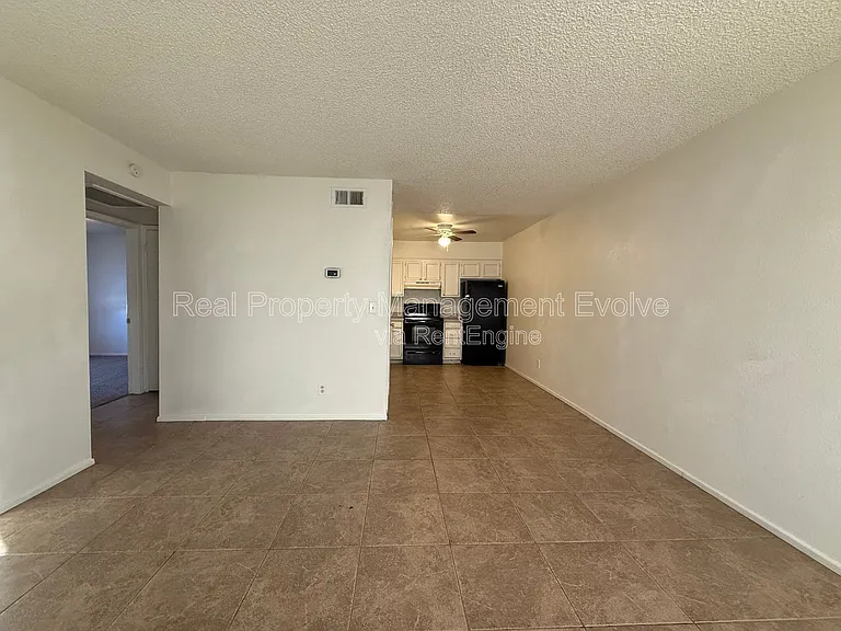 1905 N Center St #1 — Photo 3