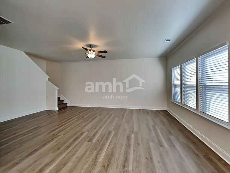 2444 Beal St — Photo 8
