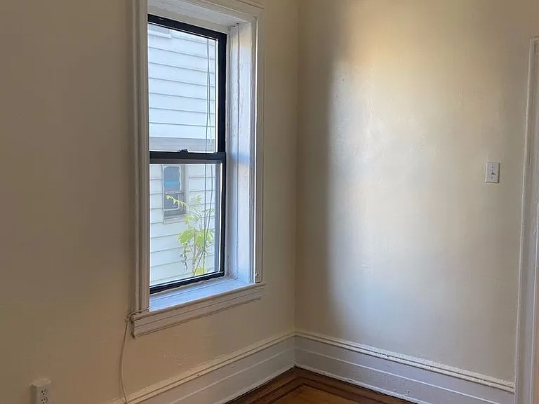 Sevilla Grande - Renovated Units at Journal Square Path — Photo 44