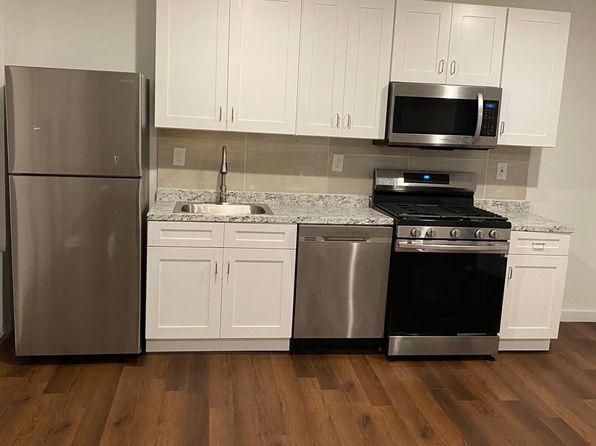 246 W Main St FLOOR 1
