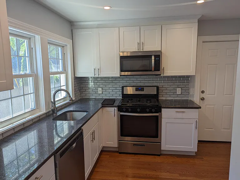 96 Delham Ave #LOWER — Photo 7