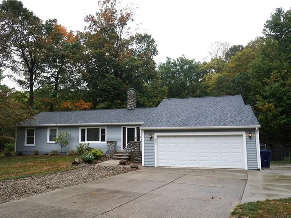 330 Hanna Dr, Tallmadge, OH 44278