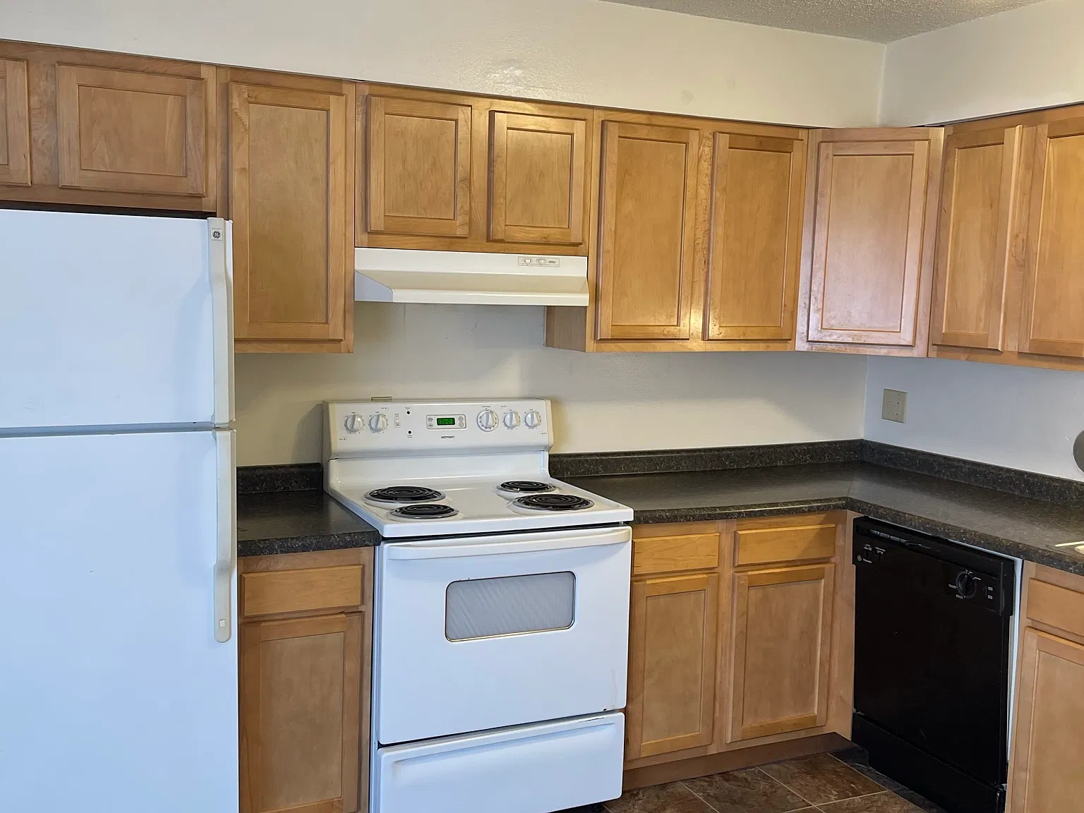 444 S Johnson St — Photo 3