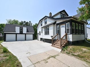7701 W Clarke St, Wauwatosa, WI 53213