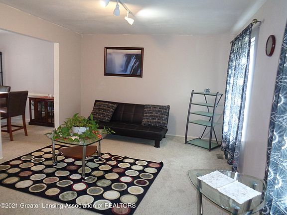 2nd image of 1324 N Magnolia Ave