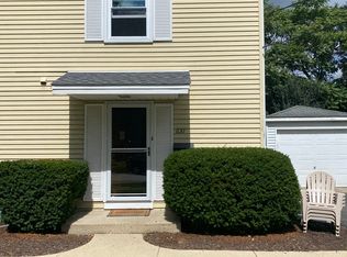631 E 4th Ave, Naperville, IL 60540
