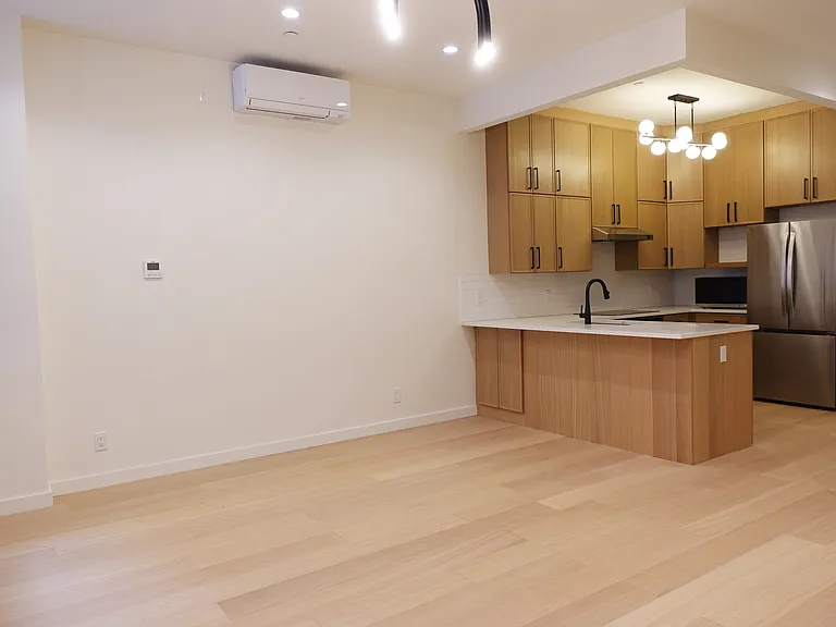 89 S Portland Ave #1 — Photo 20