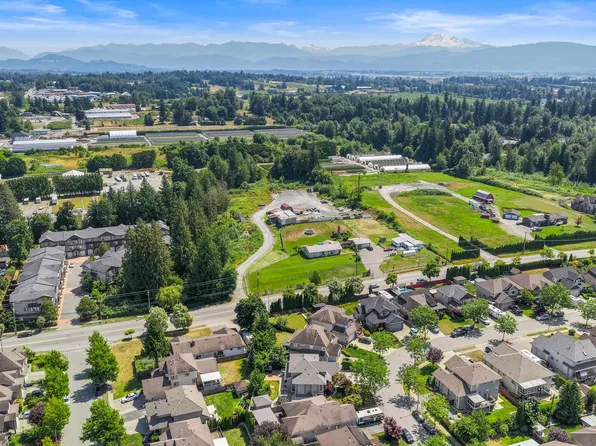 2894 Lefeuvre Rd, Abbotsford, BC V4X 2S7