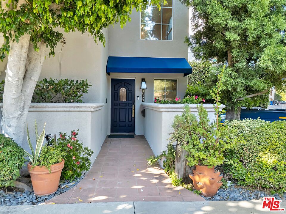 1st image of 10437 Moorpark St