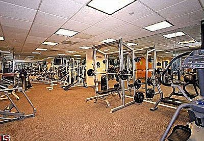 2nd image of 12222 Wilshire Blvd Unit 311