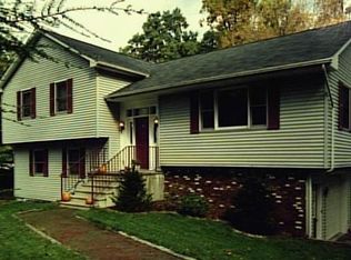 42 Southview Dr, Danbury, CT 06811