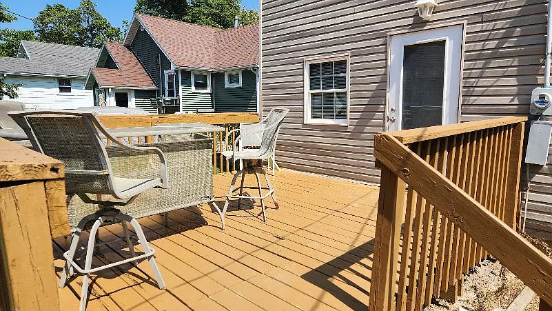 6 bed, 2.5 bath, 2008 sqft, $2,000 — Photo 4