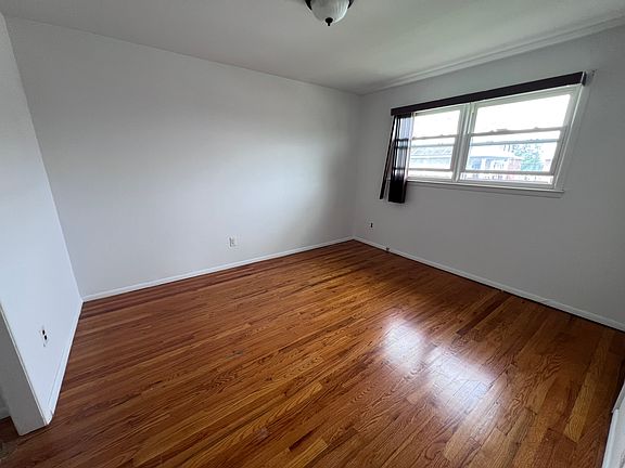 5th image of 11 Amelia Ct Floor 2