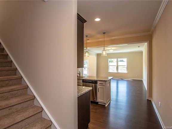 4th image of 447 Tayberry Ln #31