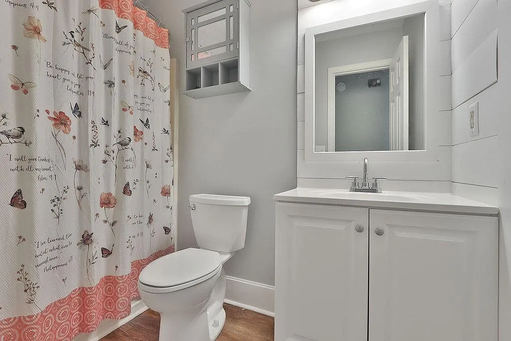 4 bed, 1629 sqft, $2,300 — Photo 2