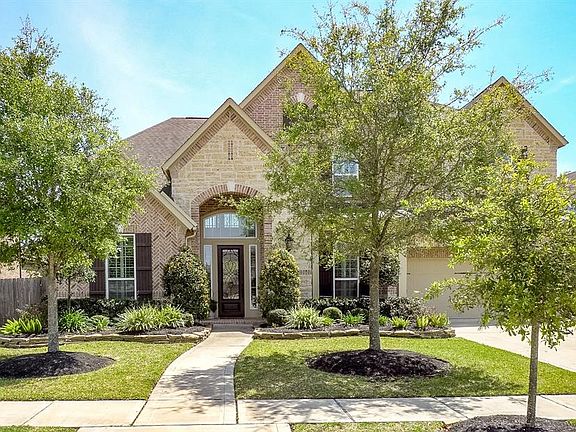 Immaculate Trendmaker 2-story home with 3 car oversized, tandem garage & pool/spa in the highly sought-after, master-planned community of Fairfield. Stone & brick elevation with charming front porch & beautiful stacked stone landscape welcome all who