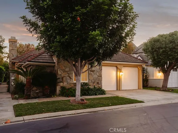 19371 Woodlands Dr, Huntington Beach, CA 92648