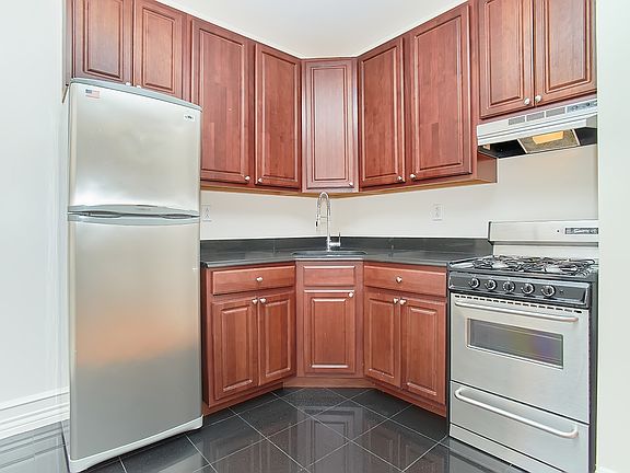3rd image of 14 W 103rd St #5AA