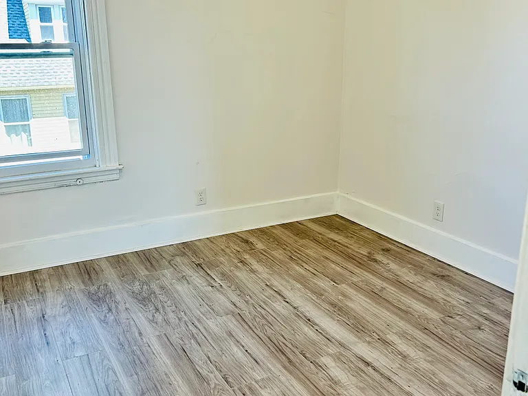 211 Vernon St #3 — Photo 8