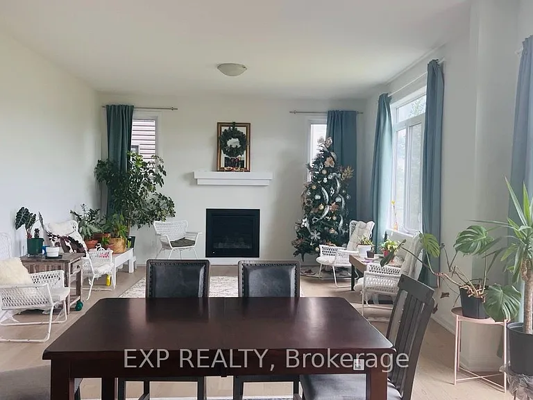 747 Coast Cir — Photo 9