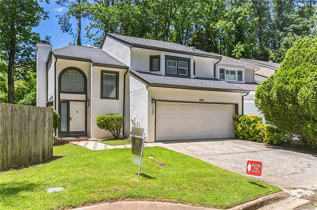 3 bed, 2.5 bath, 2166 sqft, $2,800 — Photo 1