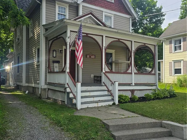 17 Geneva St, Bath, NY 14810