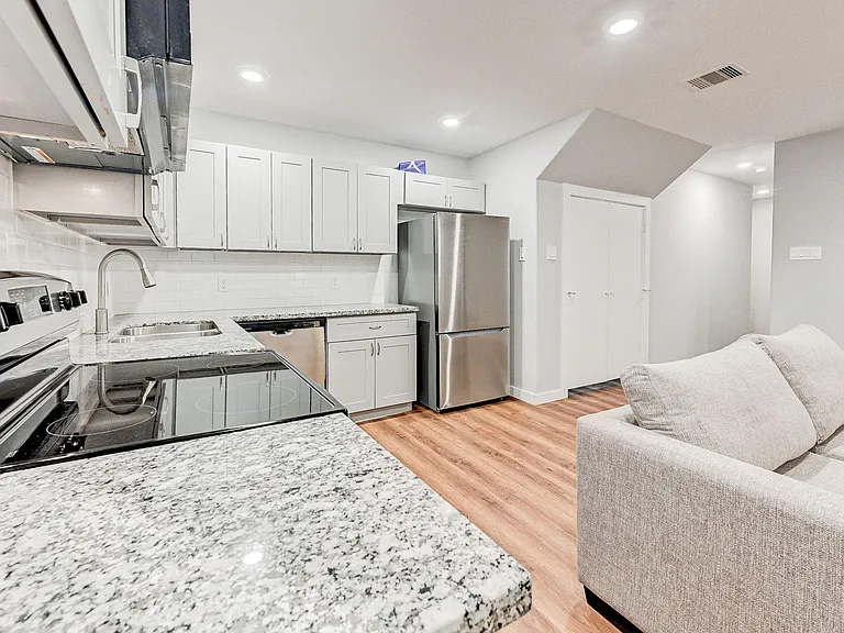 1017 N Lane St #A — Photo 9