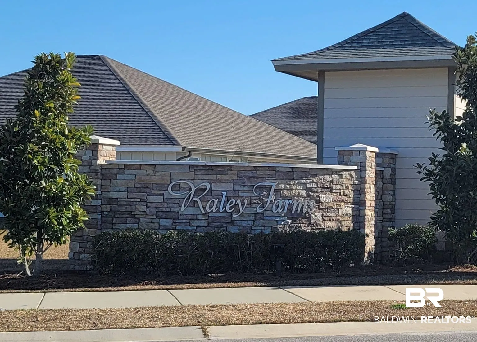 4 bed, 2.0 bath, 2031 sqft, $2,400 — Photo 1