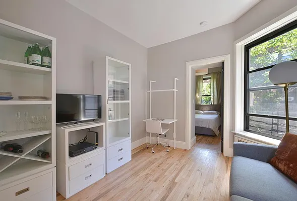 Rented by Domus Realty | media 6