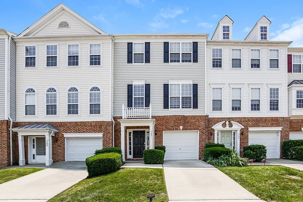 2 bed, 3.0 bath, 1984 sqft, $1,870 — Photo 1