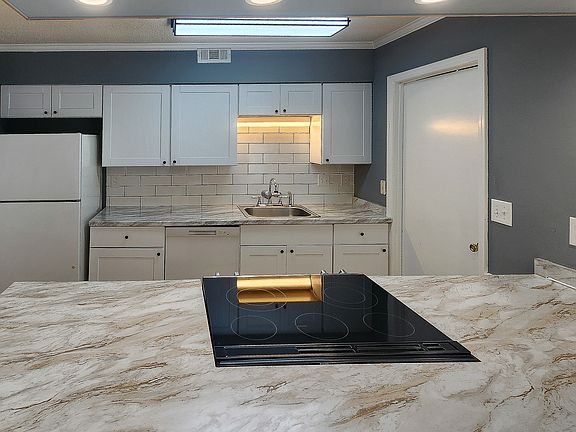 5th image of 103 Sandlewood Dr