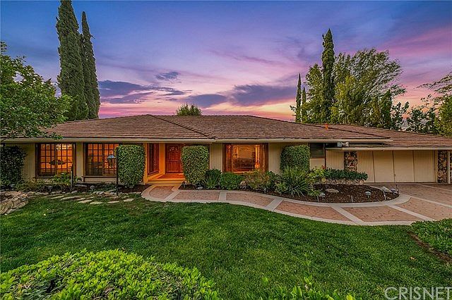 1st image of 8937 Farralone Ave