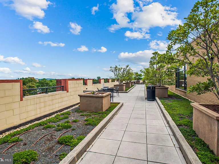 525 N Fayette St #413 — Photo 34