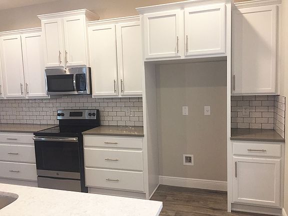 13017 Weatherstone Drive - Carlingford - Kitchen Back Splash and Cabinetry