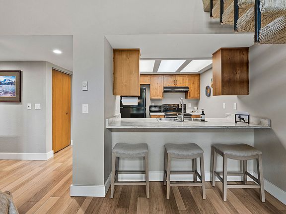 5th image of 270 Bridge St #303