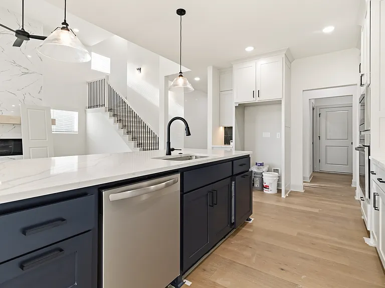 910 Trestle Ln — Photo 10