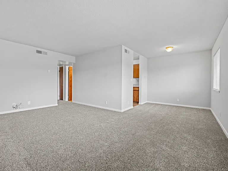 Mercury West Apartments — Photo 11
