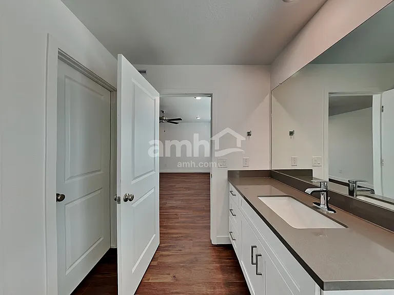 18449 W Honeysuckle Dr — Photo 10