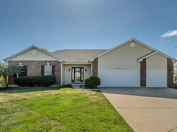 84 Reuben Ct, Saint Peters, MO 63376