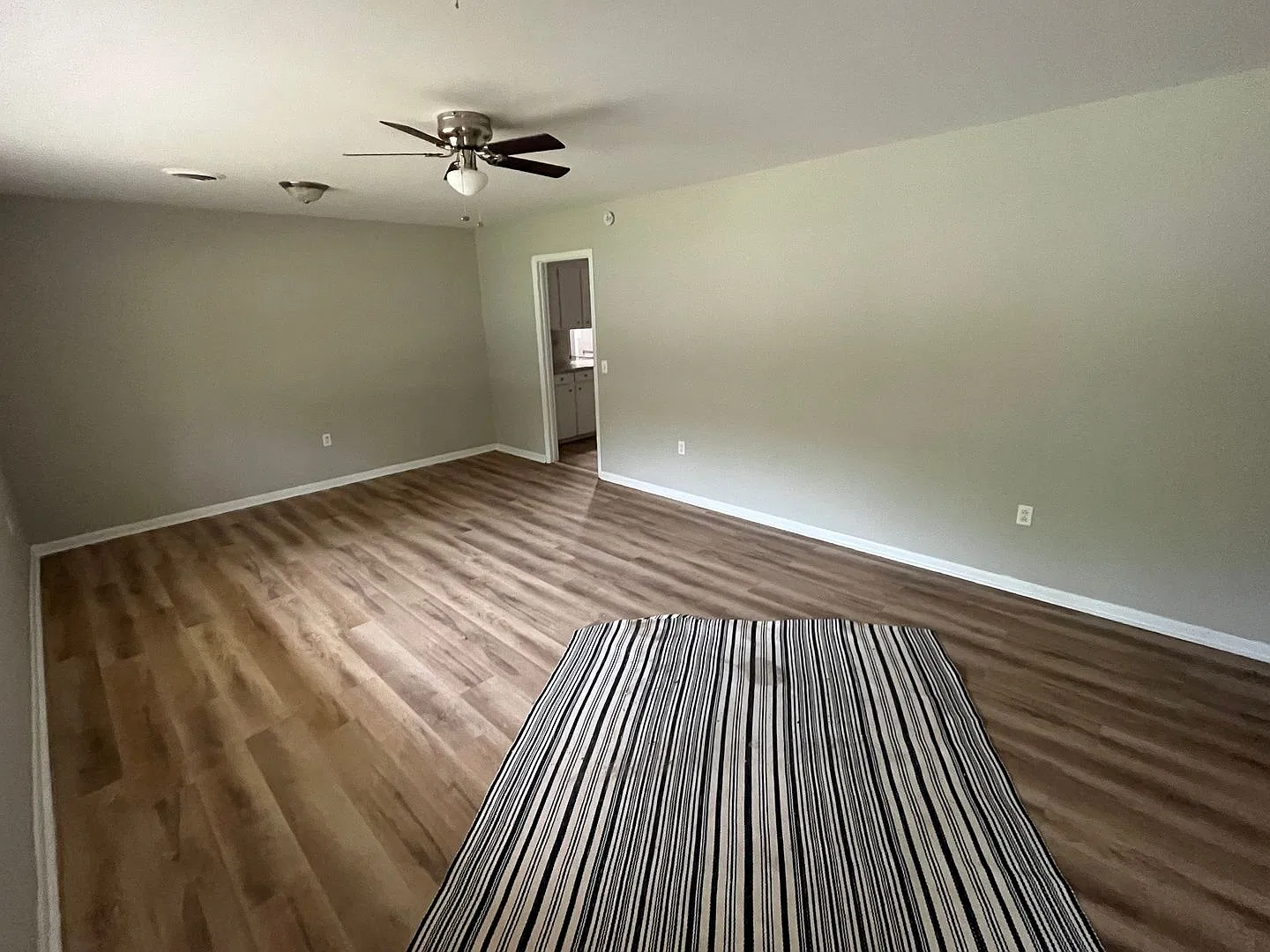 2602 Maple Dr — Photo 2